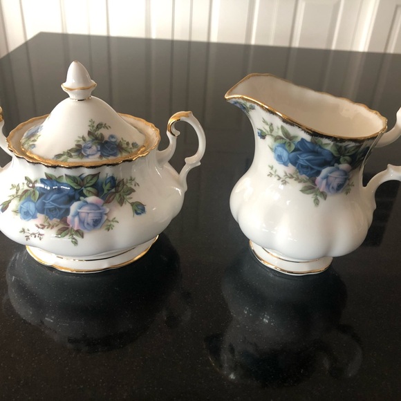 Royal Albert Moonlight Blue Bone China Sugar Bowl and Creamer Set with Gold Trim - Picture 11 of 11